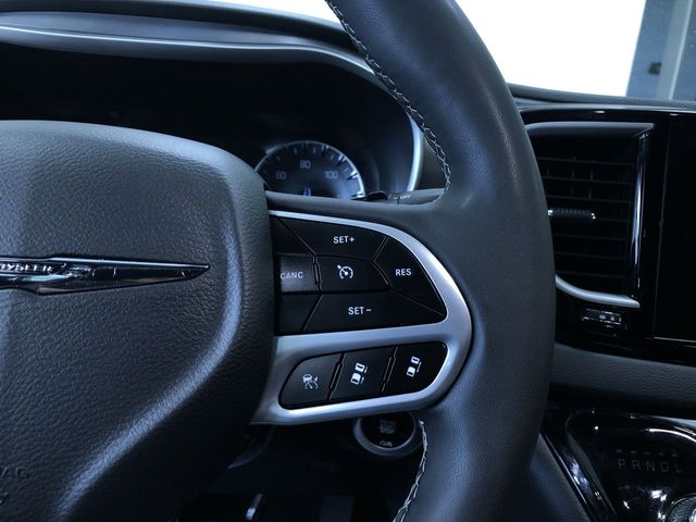 Thumbnail: 2025 Chrysler Pacifica - 30