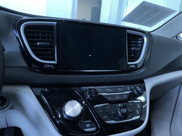 Thumbnail: 2024 Chrysler Pacifica - 14