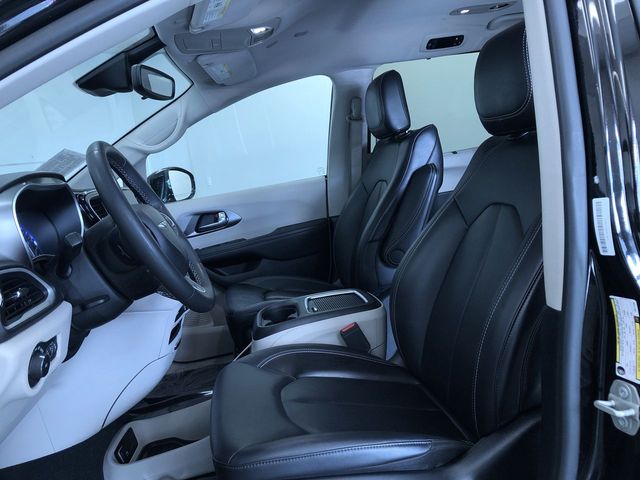 Thumbnail: 2024 Chrysler Pacifica - 10