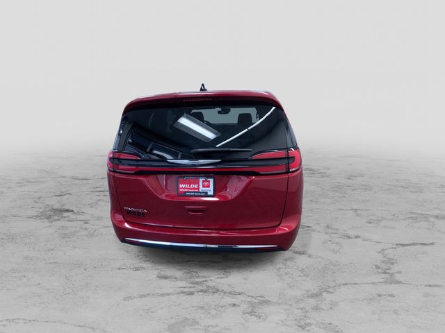 Thumbnail: 2025 Chrysler Pacifica - 23