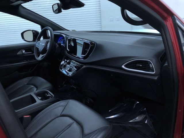 Thumbnail: 2025 Chrysler Pacifica - 13