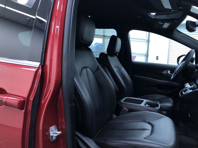 Thumbnail: 2025 Chrysler Pacifica - 11