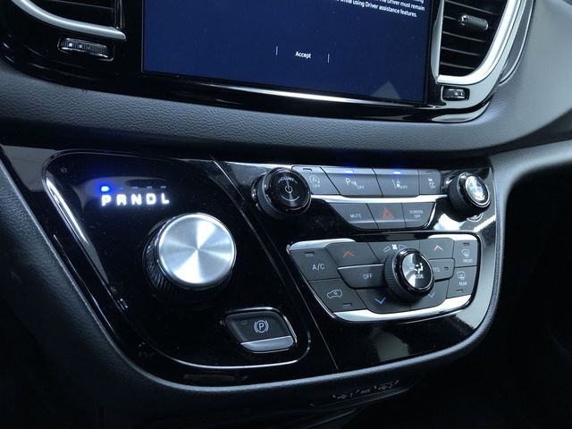 Thumbnail: 2025 Chrysler Pacifica - 33