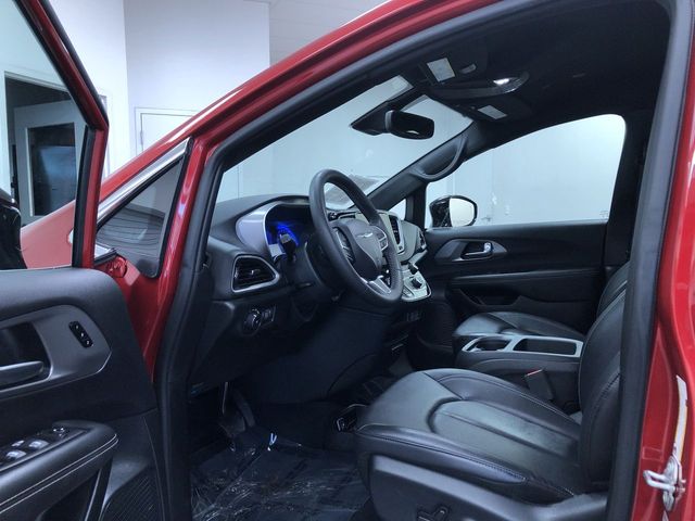 Thumbnail: 2025 Chrysler Pacifica - 2