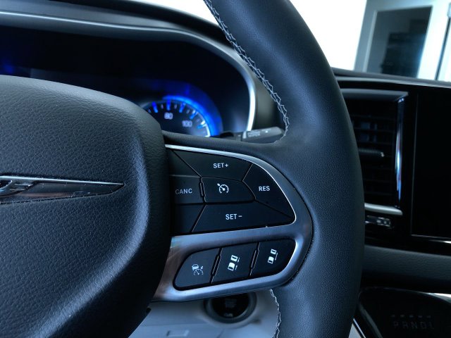 Thumbnail: 2024 Chrysler Pacifica - 31