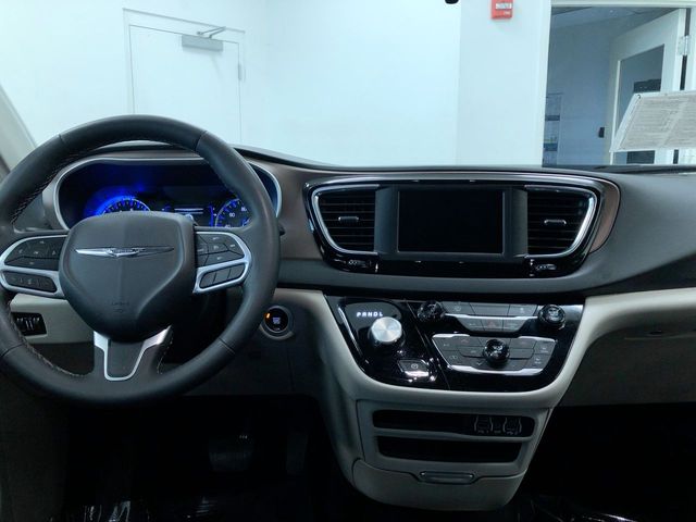 Thumbnail: 2024 Chrysler Voyager - 9
