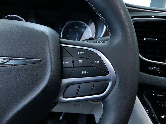 Thumbnail: 2024 Chrysler Voyager - 32