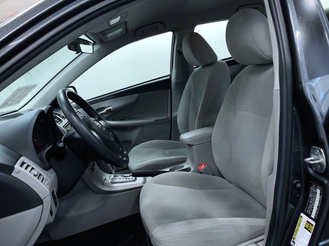 Thumbnail: 2013 Toyota Corolla - 9