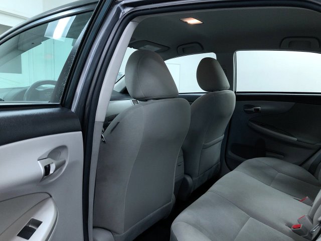 Thumbnail: 2013 Toyota Corolla - 11