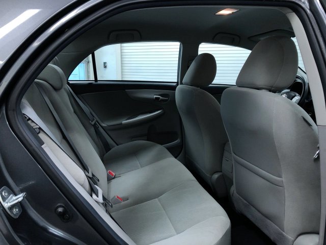 Thumbnail: 2013 Toyota Corolla - 28