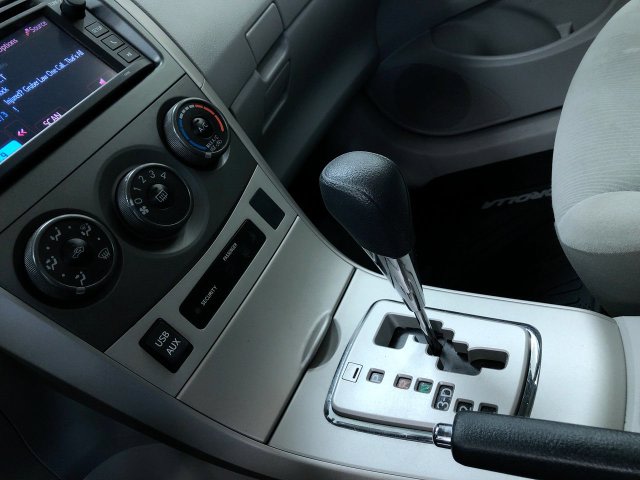 Thumbnail: 2013 Toyota Corolla - 15