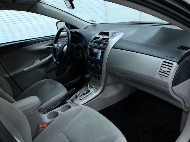 Thumbnail: 2013 Toyota Corolla - 12