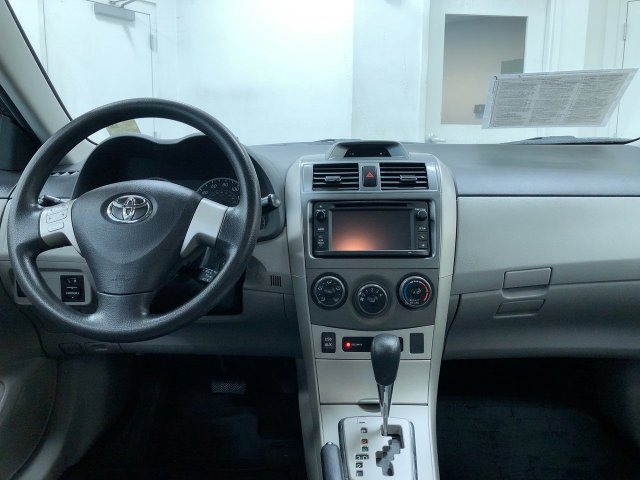 Thumbnail: 2013 Toyota Corolla - 8
