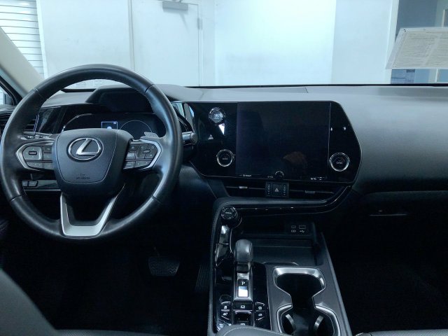 Thumbnail: 2024 Lexus ES - 9