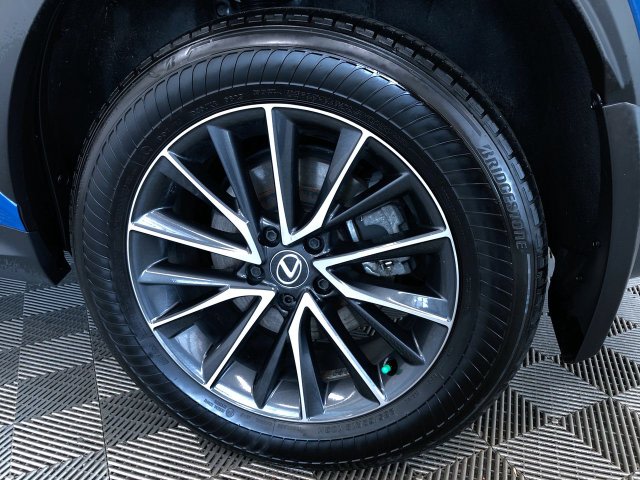 Thumbnail: 2024 Lexus ES - 8