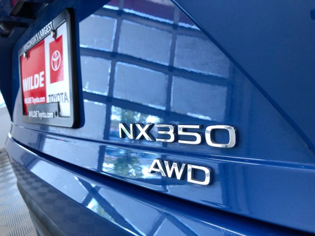 Thumbnail: 2024 Lexus ES - 7