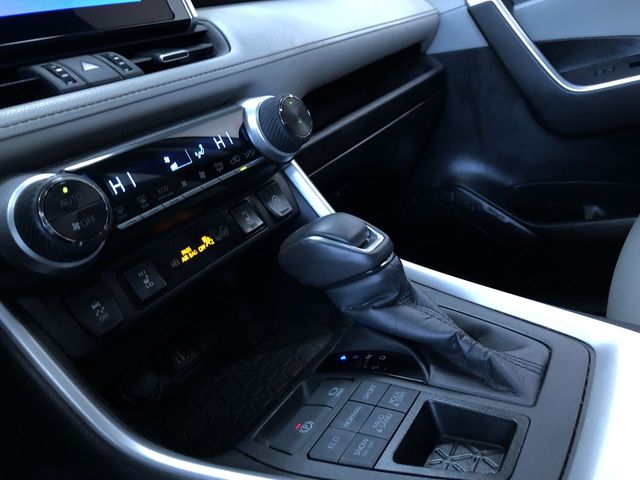Thumbnail: 2023 Toyota RAV4 - 32