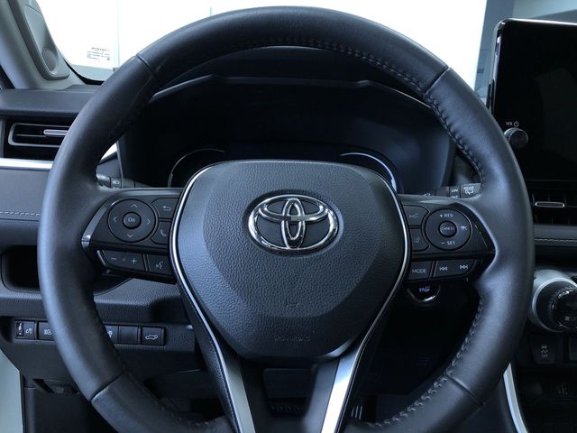 Thumbnail: 2023 Toyota RAV4 - 13