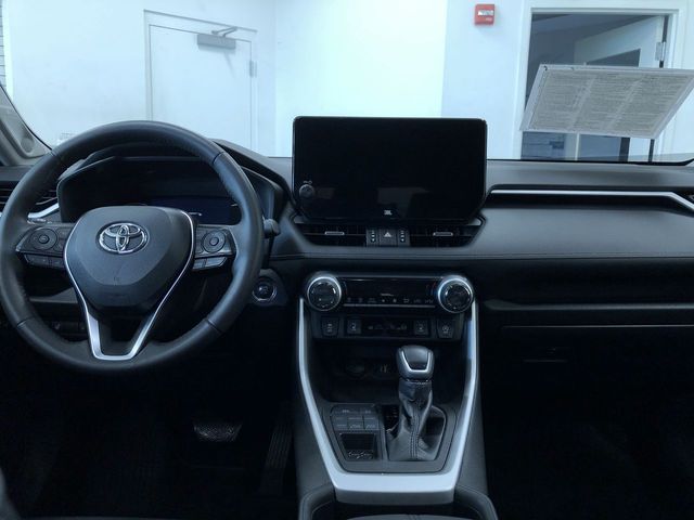 Thumbnail: 2023 Toyota RAV4 - 8