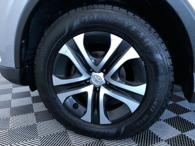Thumbnail: 2017 Toyota RAV4 - 8
