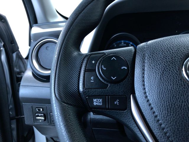 Thumbnail: 2017 Toyota RAV4 - 31