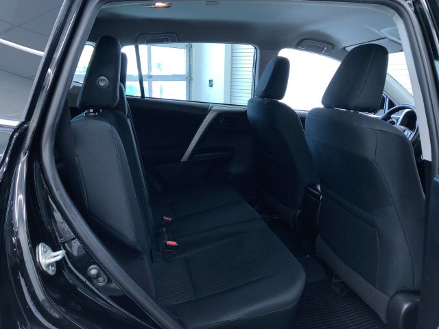 Thumbnail: 2018 Toyota RAV4 - 28