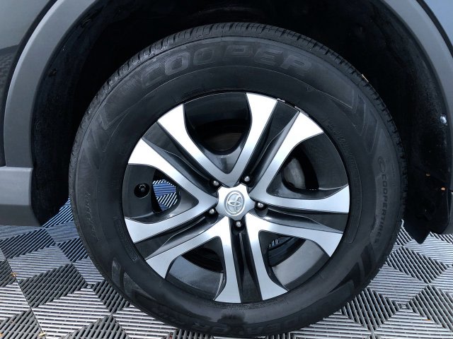 Thumbnail: 2018 Toyota RAV4 - 8