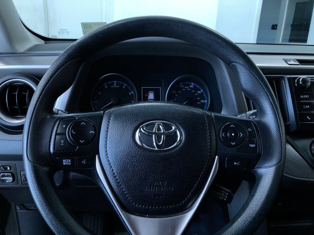Thumbnail: 2018 Toyota RAV4 - 9
