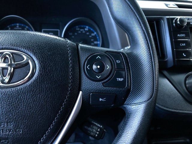 Thumbnail: 2018 Toyota RAV4 - 31