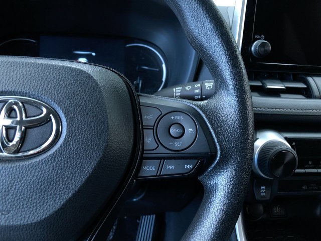 Thumbnail: 2025 Toyota RAV4 - 32
