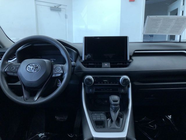 Thumbnail: 2025 Toyota RAV4 - 8
