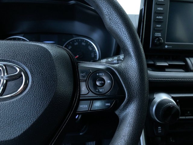 Thumbnail: 2021 Toyota RAV4 - 32