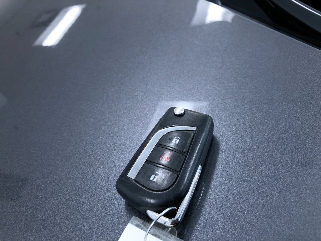 Thumbnail: 2021 Toyota RAV4 - 18