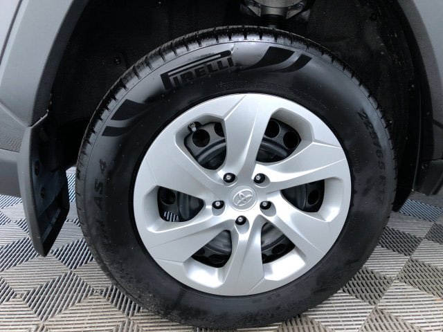 Thumbnail: 2021 Toyota RAV4 - 8