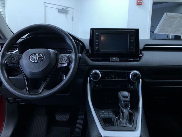 Thumbnail: 2019 Toyota RAV4 - 9