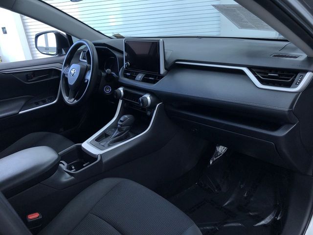 Thumbnail: 2024 Toyota RAV4 - 12