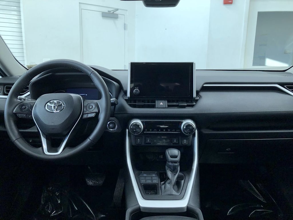 2024 Toyota RAV4 XLE 9