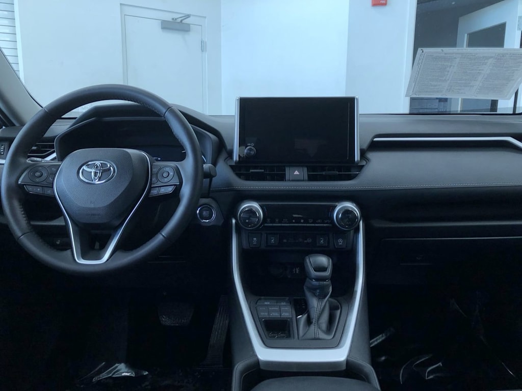 2024 Toyota RAV4 XLE 9