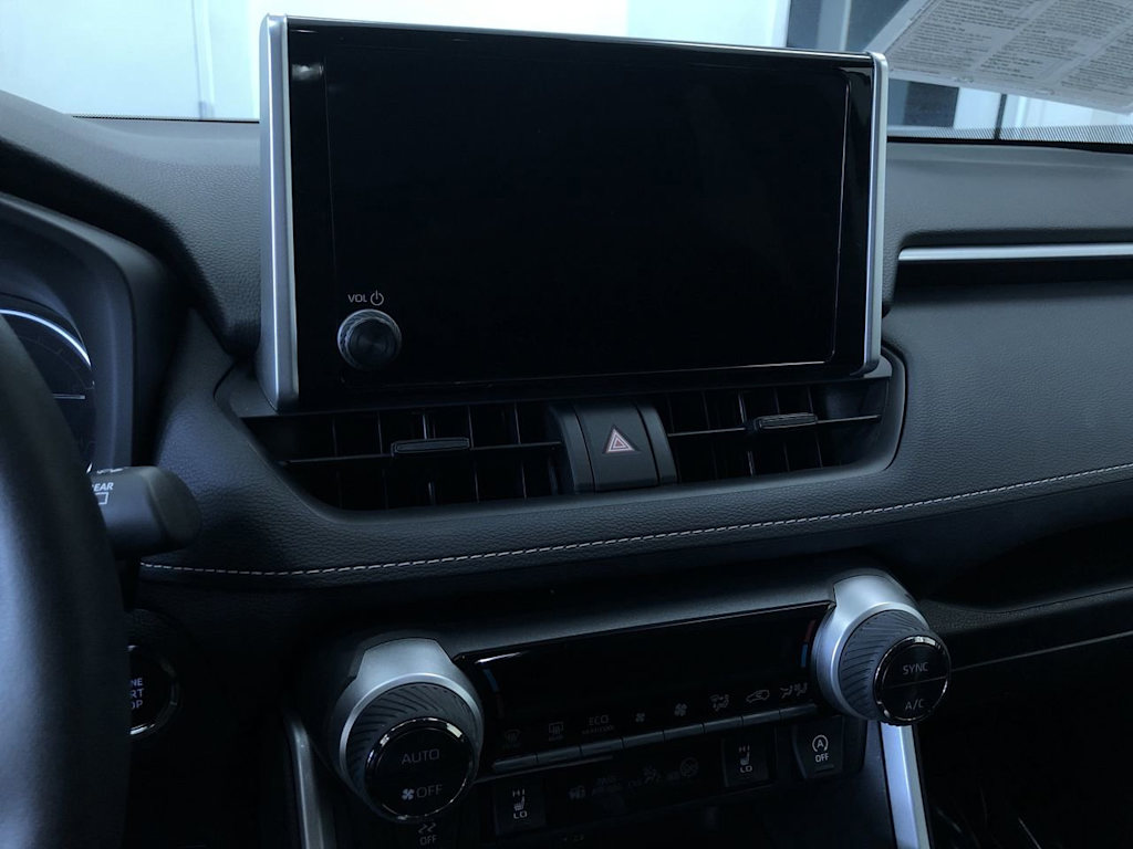 2024 Toyota RAV4 XLE 12