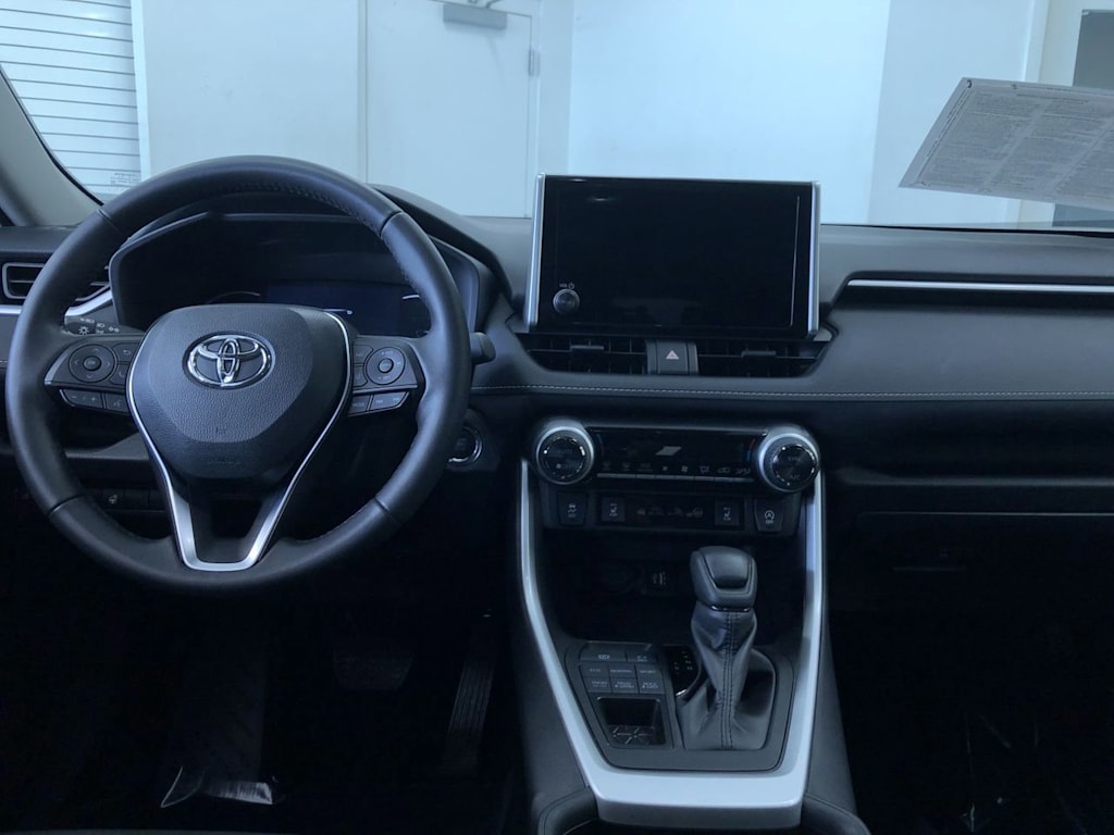 2024 Toyota RAV4 XLE 2