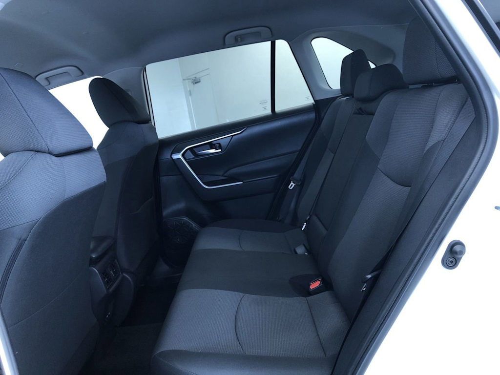 2024 Toyota RAV4 XLE 27