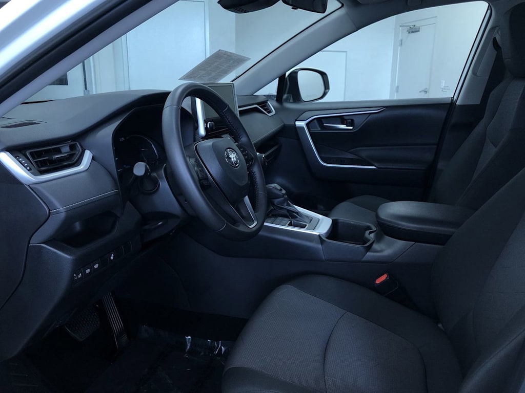 2024 Toyota RAV4 XLE 9
