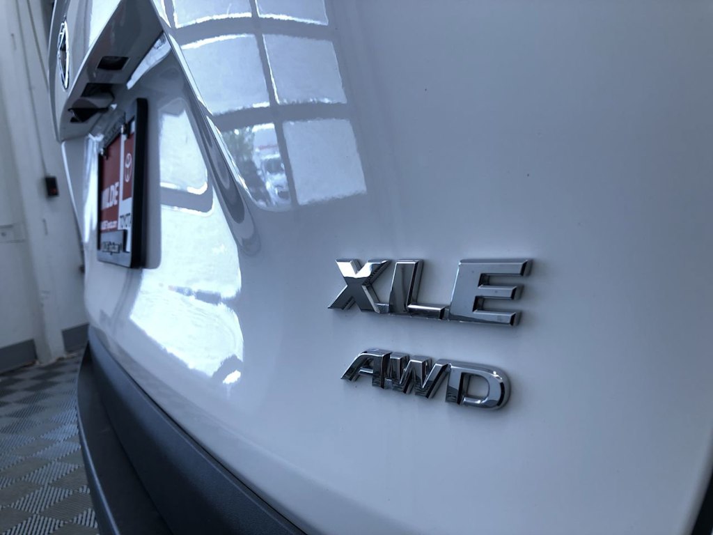 2024 Toyota RAV4 XLE 26