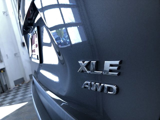 Thumbnail: 2022 Toyota RAV4 - 17