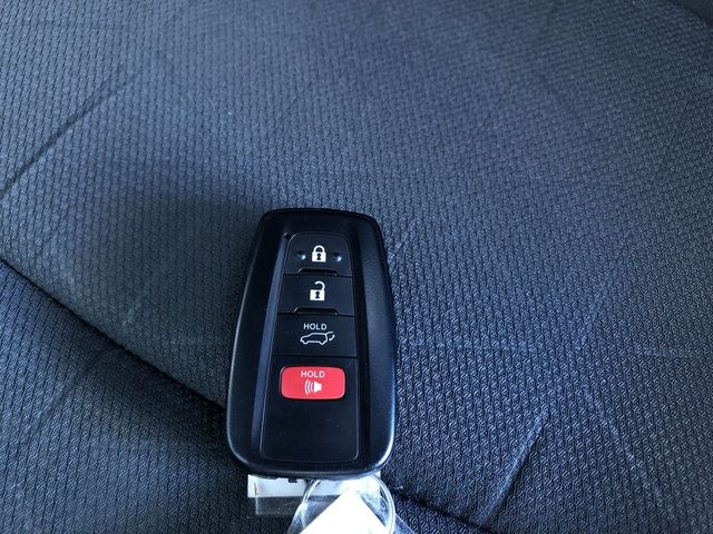 Thumbnail: 2022 Toyota RAV4 - 26