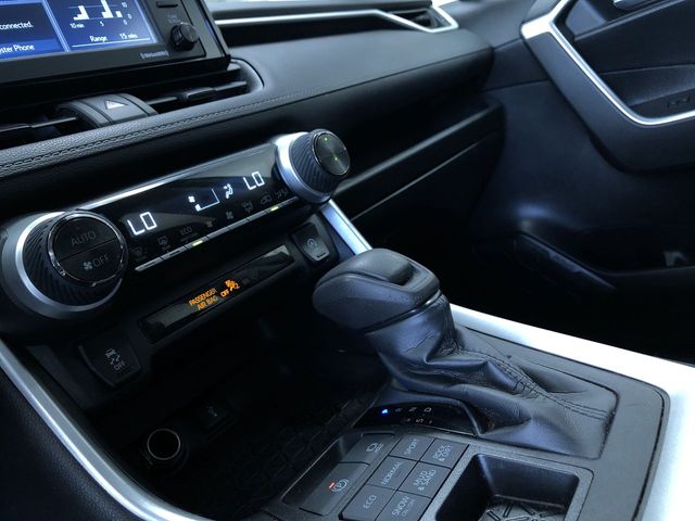 Thumbnail: 2022 Toyota RAV4 - 25