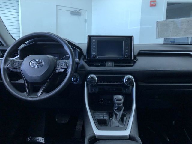 Thumbnail: 2022 Toyota RAV4 - 8