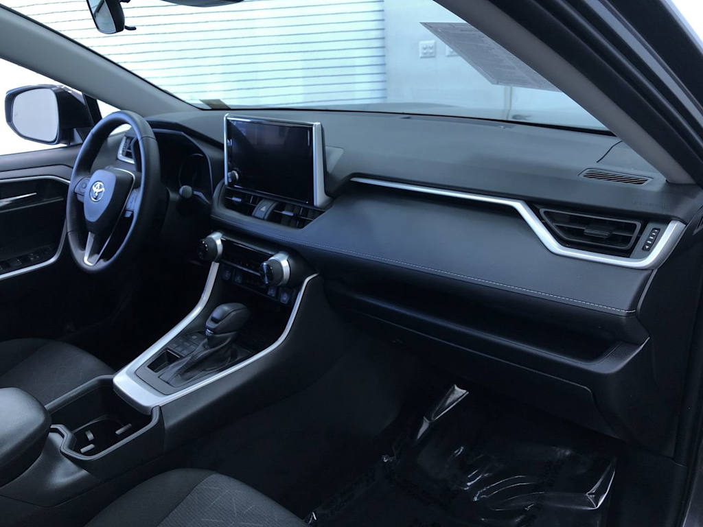 2024 Toyota RAV4 XLE 9