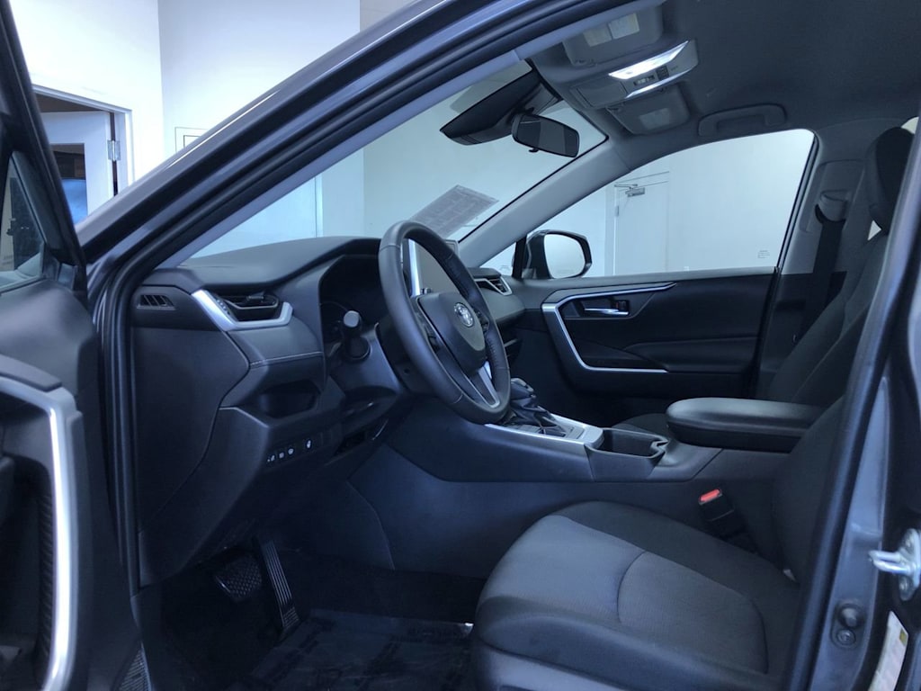 2024 Toyota RAV4 XLE 10