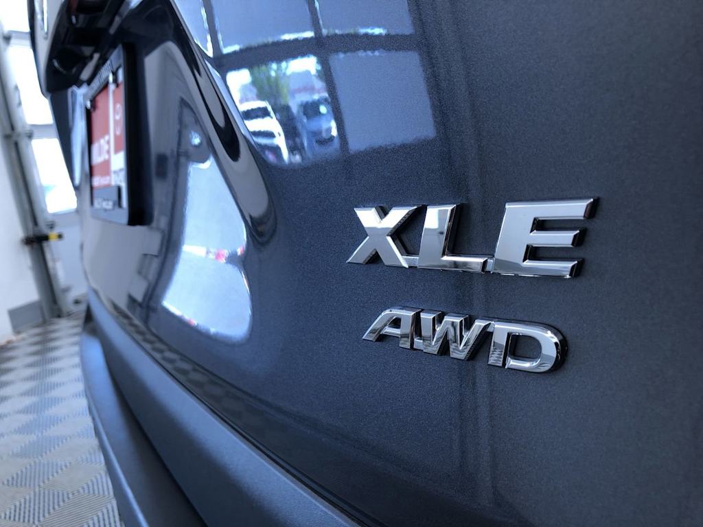 2024 Toyota RAV4 XLE 7